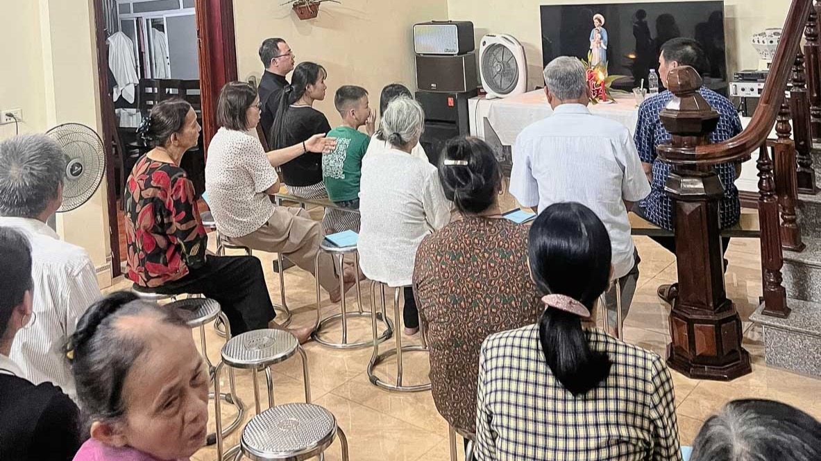 Giáo họ Lại Xá: Các gia đình hiệp thông qua giờ kinh liên gia